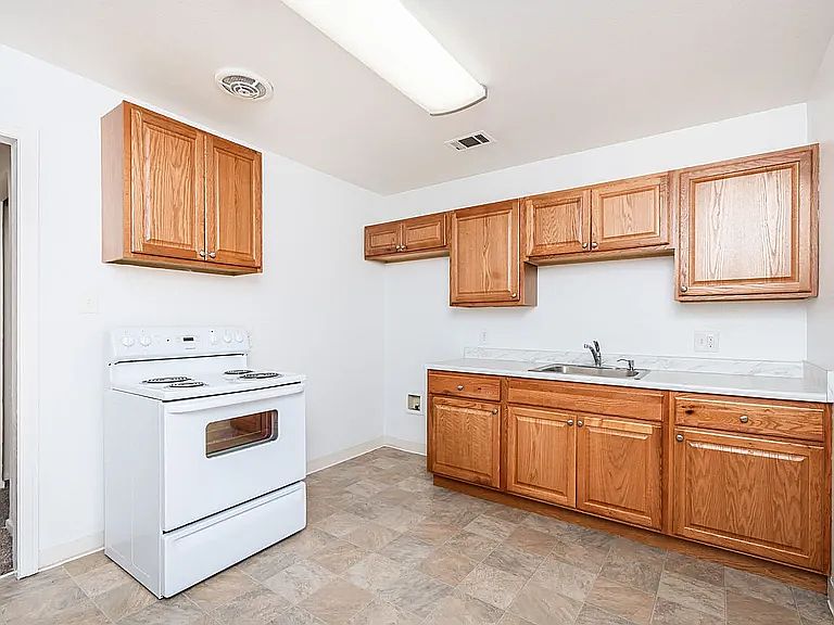 1st image of 1809 Madrone Ave