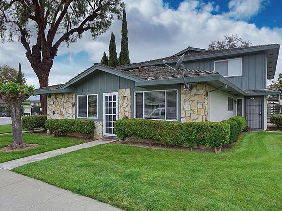 2nd image of 5221 Spinnaker Dr #1