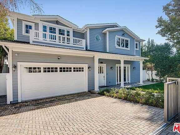 3rd image of 446 N Bowling Green Way