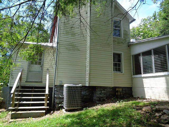 1st image of 21 Slat Mill Ln