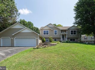 60 S View Dr, Huntingtown, MD 20639