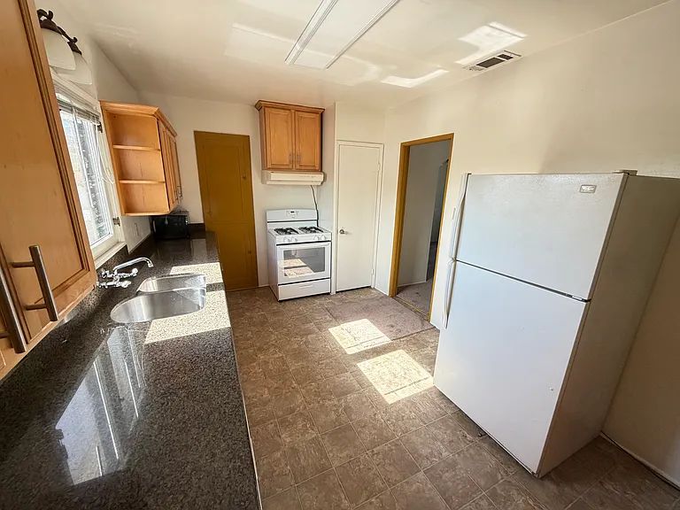 6385 Palm Ave — Photo 4