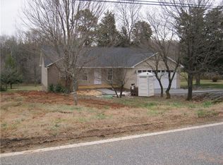 1337 Cedar Dr, Thomasville, NC 27360