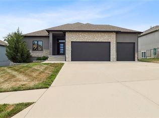 1293 NW Lindenwood Dr, Grain Valley, MO 64029