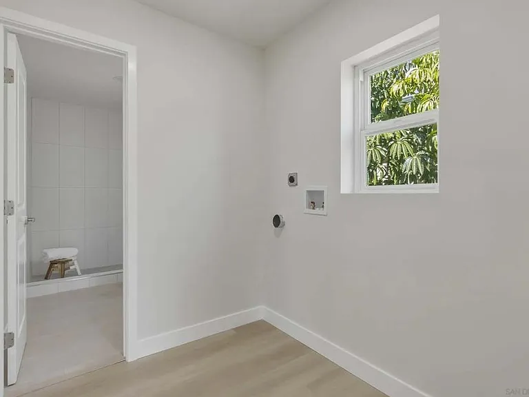 6850 Rosefield Dr — Photo 6