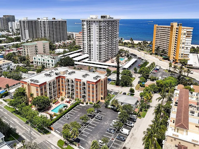 400 N Riverside Dr #501 — Photo 40