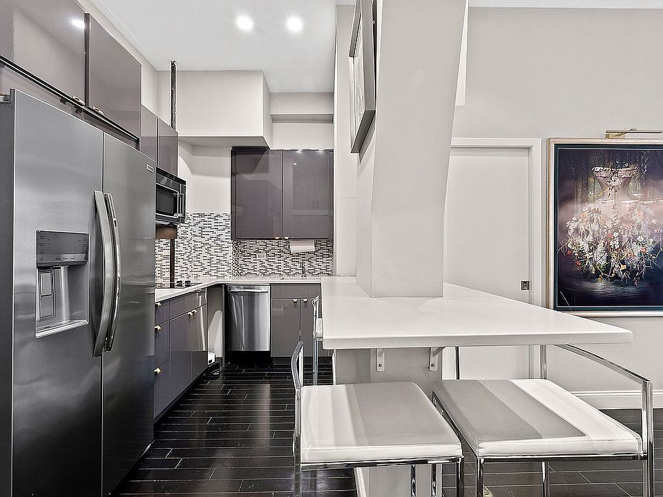 2nd image of 250 Mercer St APT B804