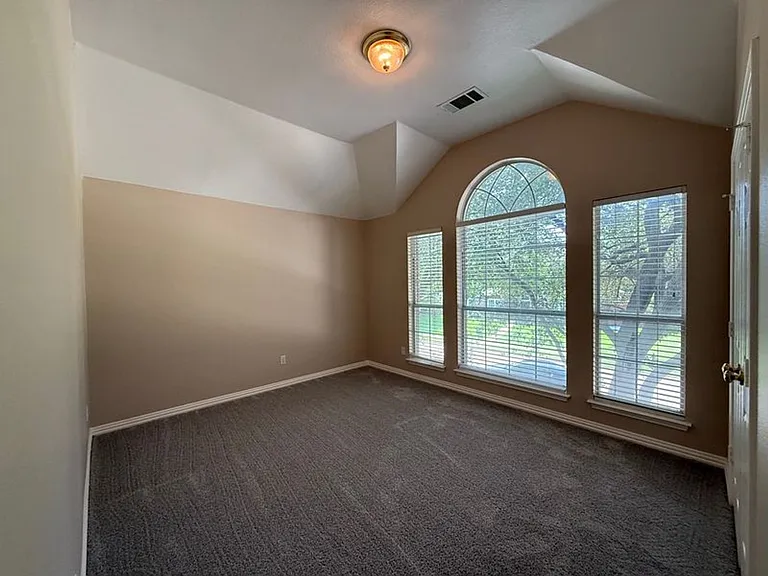 2321 Flanders Ln — Photo 12