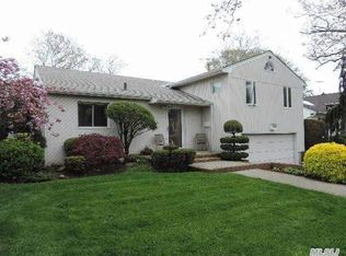 80 Brentwood Ln, Valley Stream, NY 11581