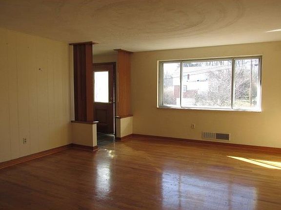 5th image of 461 Niagara Dr