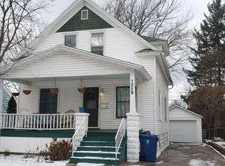 1029 Washington Ave, Grand Haven, MI 49417