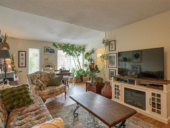 4th image of 9130 Granville St #19