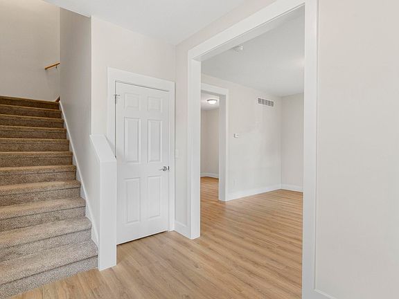5th image of 1015 Allen St