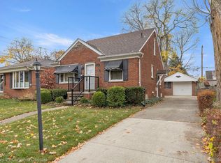 2986 Parkwood St, Trenton, MI 48183