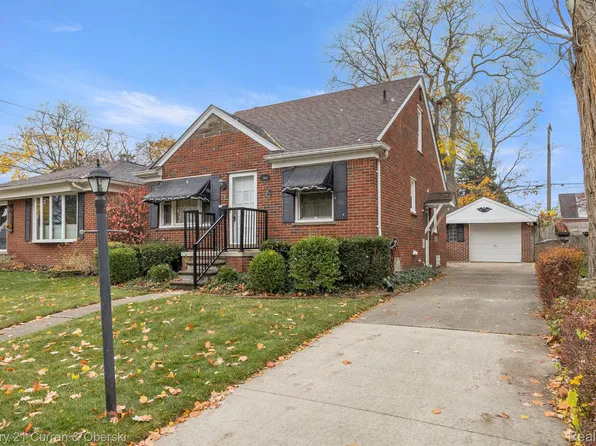 2986 Parkwood St, Trenton, MI 48183