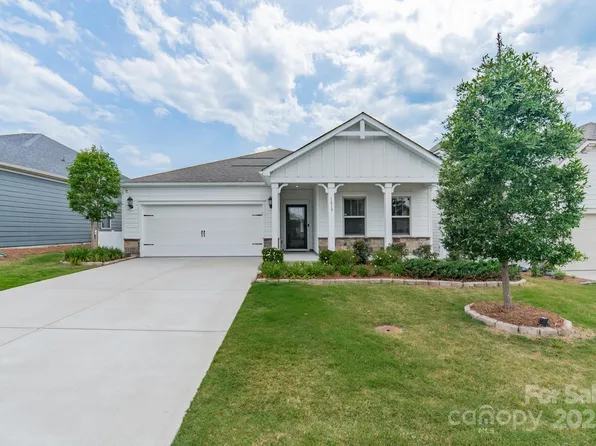 1819 Lotus Ln, Denver, NC 28037