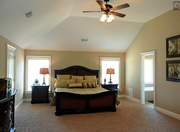 5th image of 389 Astoria Way