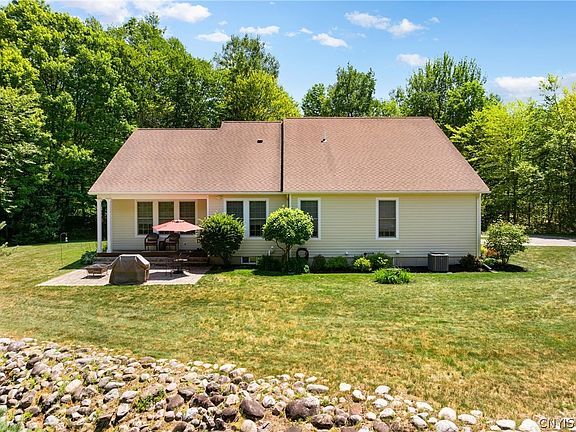 4th image of 8061 Sand Ridge Rd