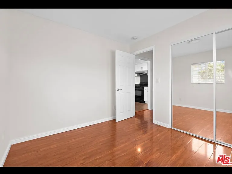 2900-2902 Asbury St #2900 — Photo 7