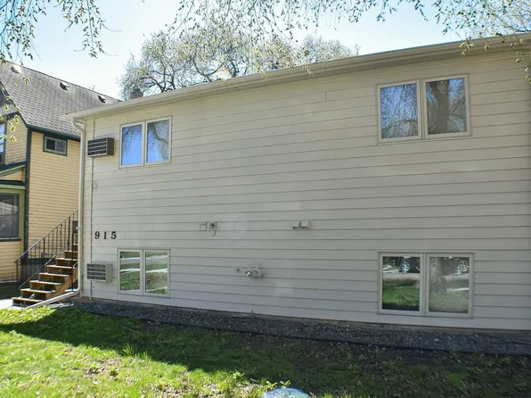 915 9th St S, Fargo, ND 58103