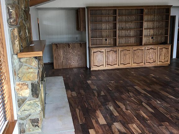Main living room (new floor)