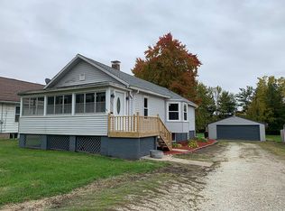 722 E Vernon St, Farmington, IL 61531
