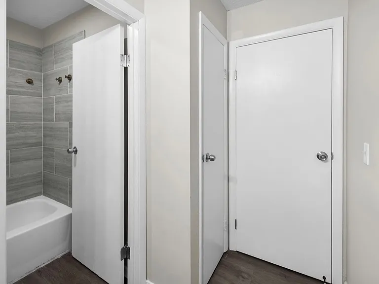10203 Storm Dr — Photo 13