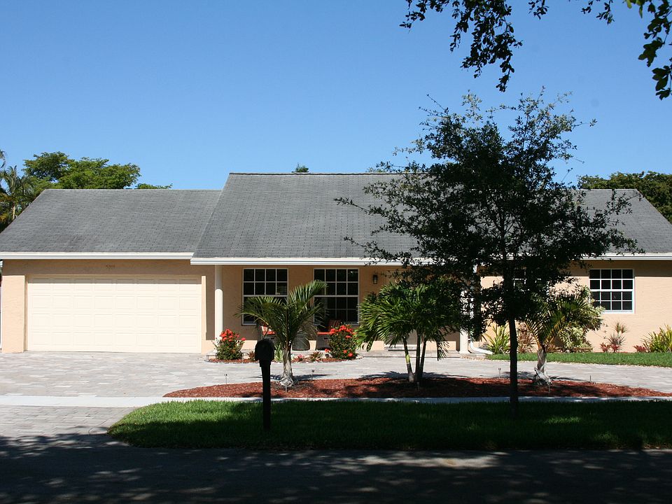1st image of 5015 SW 104th Ave