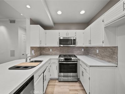 24123 Del Monte Dr Unit 101, Santa Clarita, CA, 91355