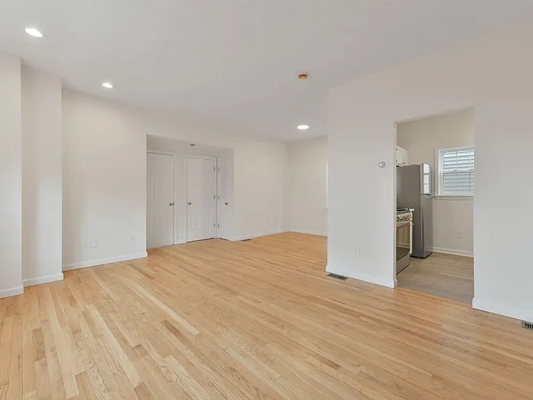39 Middle St #1 — Photo 15