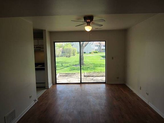 5th image of 1009 Bayside Dr #T
