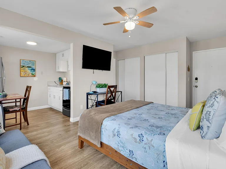 3630 Bayside Ln #6 — Photo 6