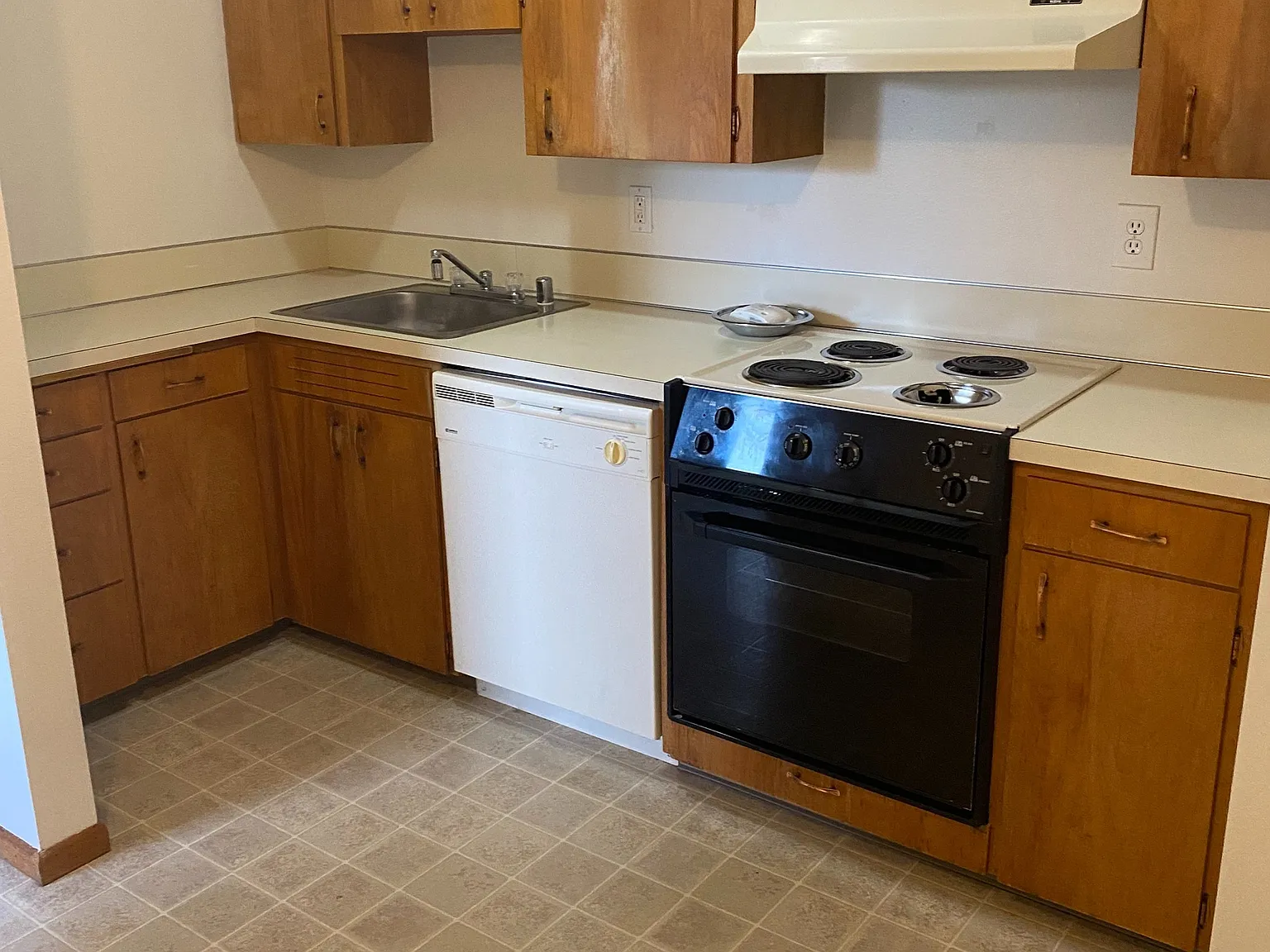 Ash Street Duplexes — Photo 2