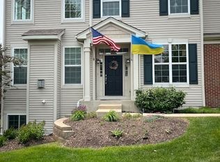 10045 Cummings St, Huntley, IL 60142