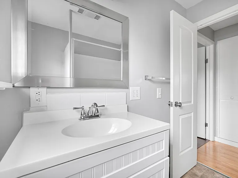 1056 Harrison Ave — Photo 11