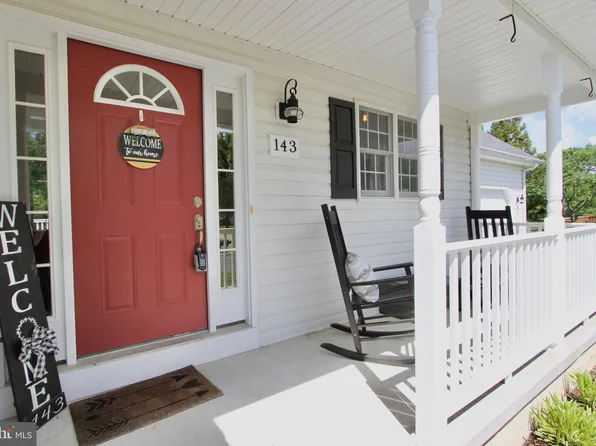 143 Wheatleys Farm Dr, Clayton, DE 19938