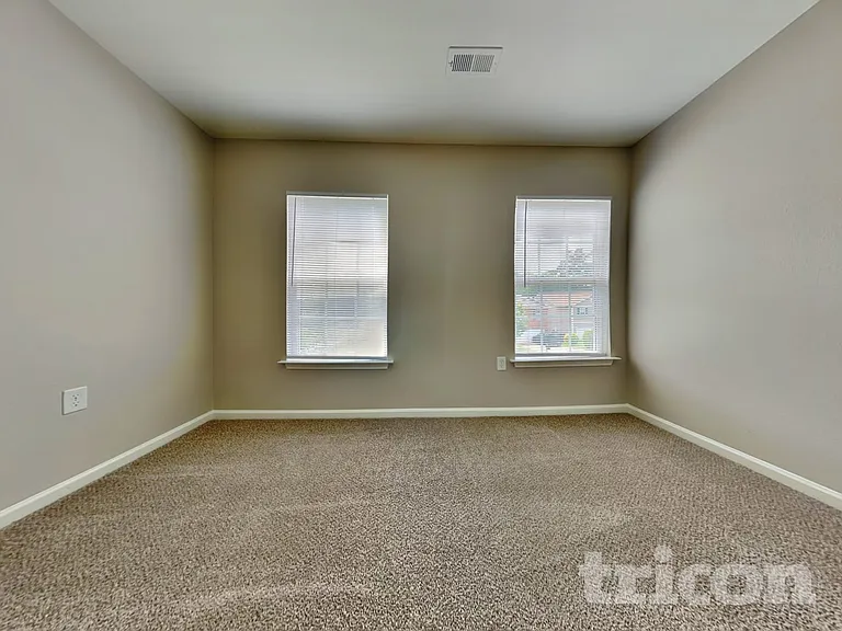 5251 Grays Ridge Dr — Photo 10
