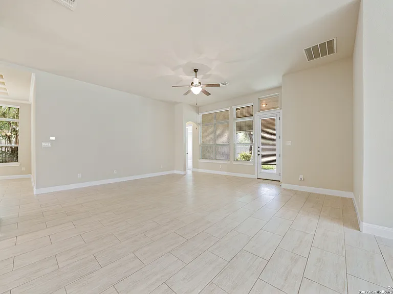 42 Avalon Park — Photo 9