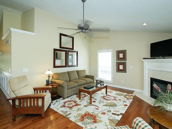 4th image of 6820 Orchard Meadow Dr