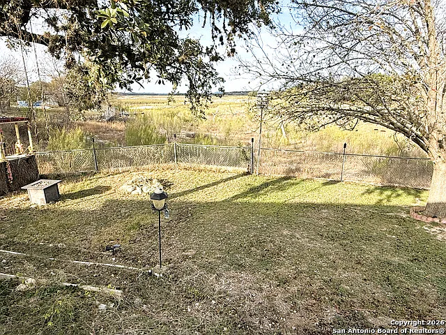 212 Thornton Ln — Photo 34