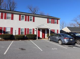 40 Oriole Dr, Ephrata, PA 17522