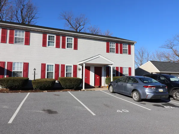 40 Oriole Dr, Ephrata, PA 17522