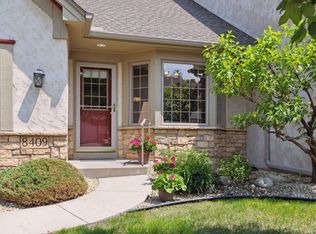8409 Burlwood Dr, Chanhassen, MN 55317