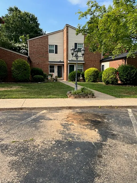 103 Dehart Dr #6