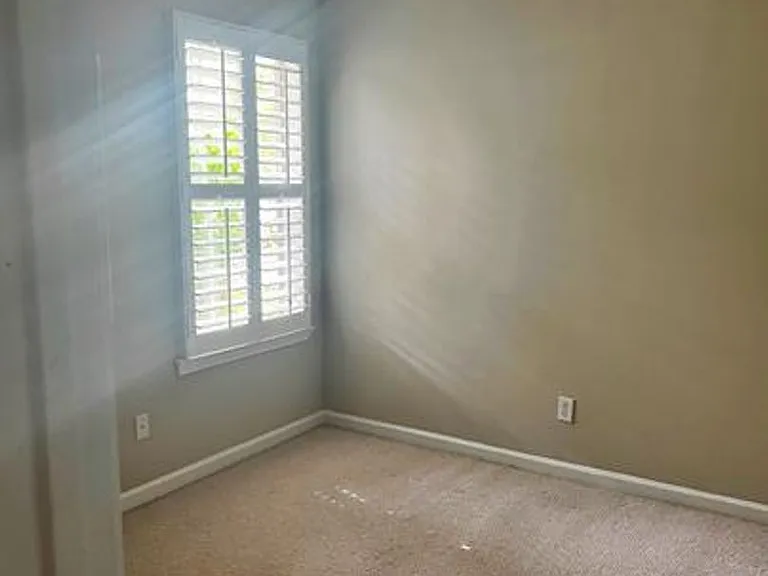 145 Pickett Creek Ln — Photo 13