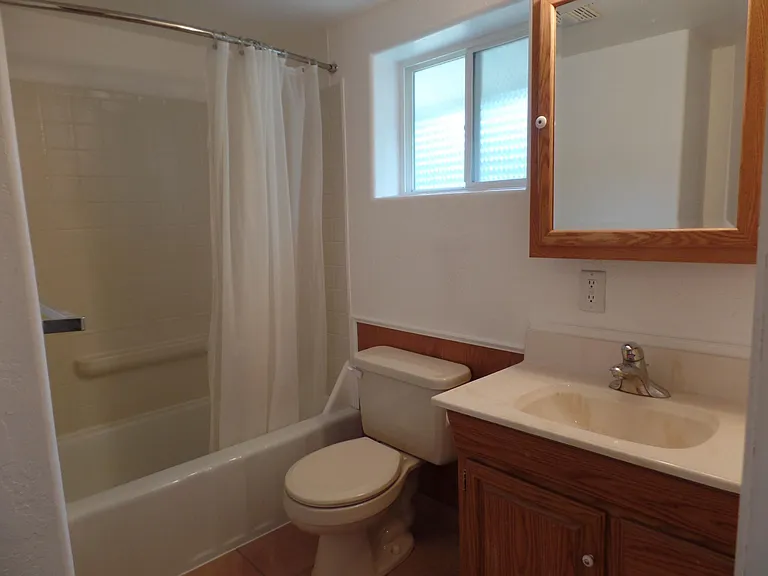 2428 Piedmont Ave — Photo 9