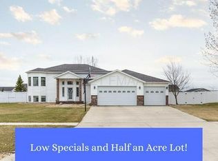 433 Prescott Ln, West Fargo, ND 58078