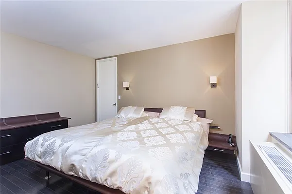 Sold by R New York | media 16