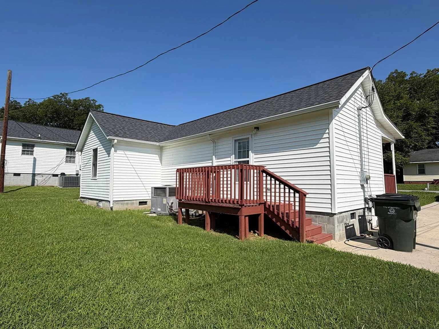 2 bed, 1.0 bath, $1,250 — Photo 2