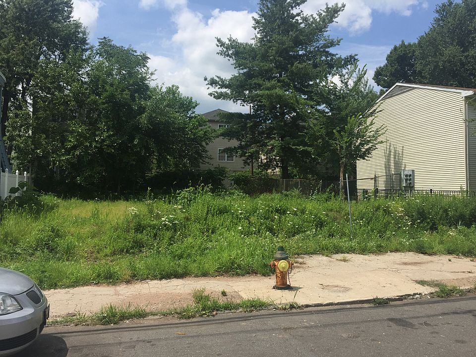 2nd image of 33-35 Brookdale Ave